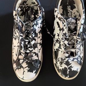 GOLDEN GOOSE